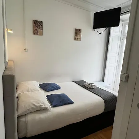 Apartamento Bernardim Ribeiro - 3ª Andar * Lisbon