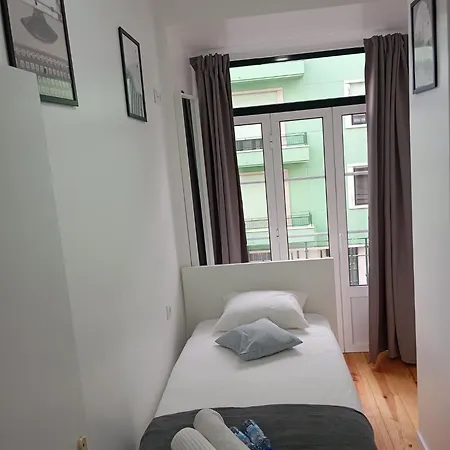 Apartamento Bernardim Ribeiro - 3ª Andar * Lisbon