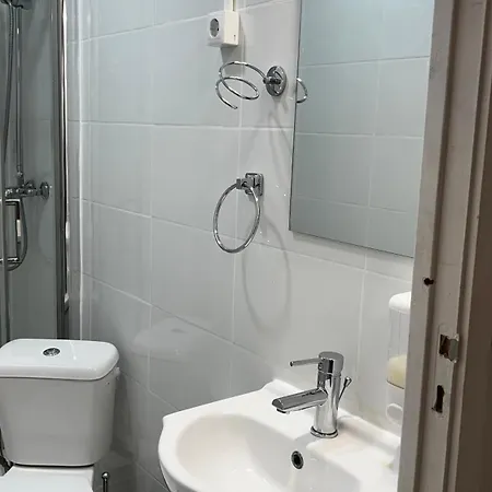 Apartamento Bernardim Ribeiro - 3ª Andar Privatunterkunft *