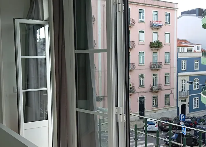 Bernardim Ribeiro - 3ª Andar *